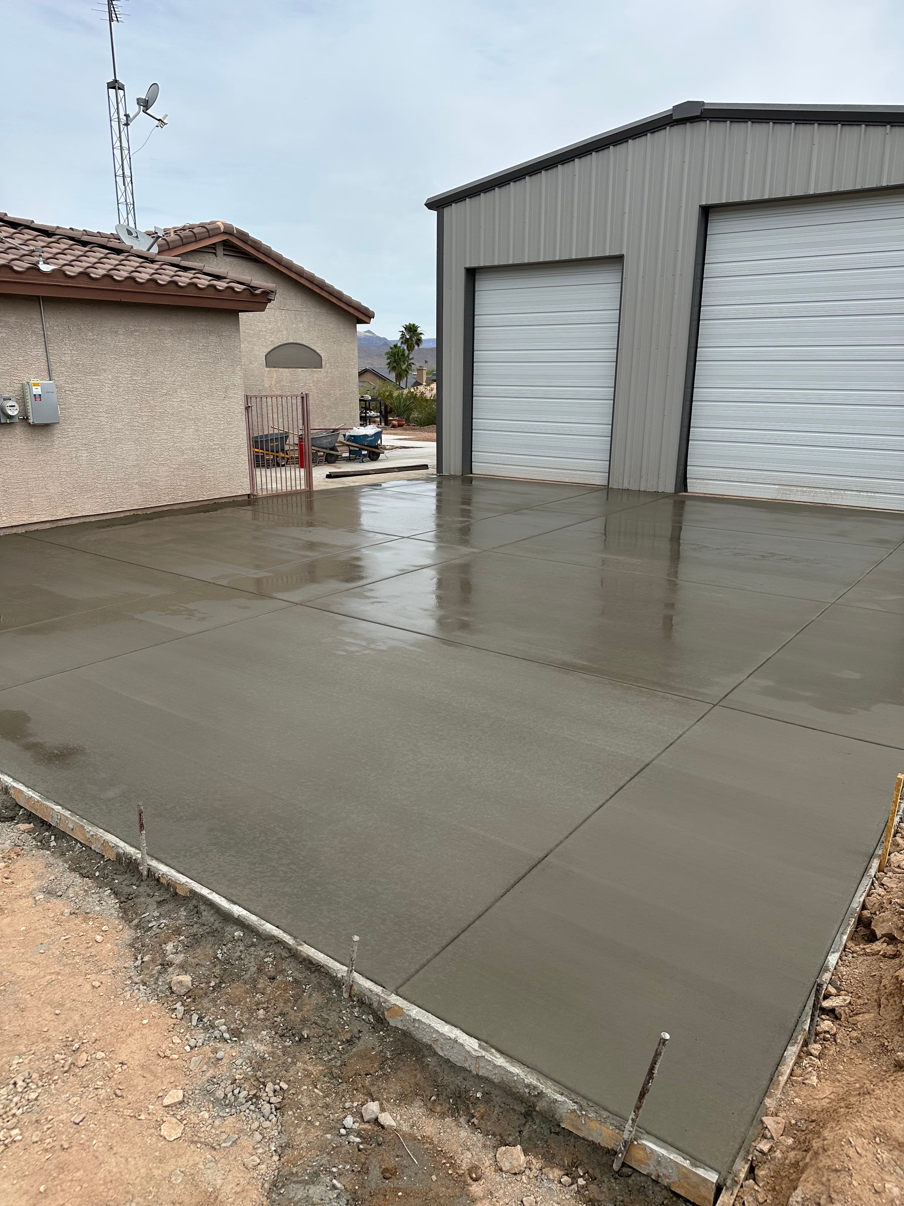 Project Heavy-Duty Concrete Driveway Built with 4000 PSI and Wire Mesh image